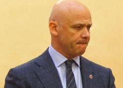 Позором мэра Одессы закончилась его попытка вместо русского языка сделать заявление на украинском