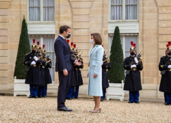 Майя Санду соврала в Париже, заявив, что стала первым президентом Молдовы, приглашенным в столицу Франции