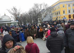 В Одессе сотни украинцев пришли митинговать за несуществующего политика