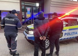 В Кишиневе мужчина ограбил журналистку ради выпивки - теперь ему грозит до семи лет тюрьмы