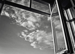 43-летняя жительница Кишинева покончила с собой, выбросившись из окна