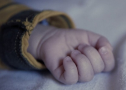 9-летний ребенок задохнулся в родительской машине