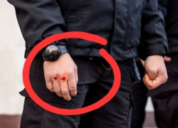 Социалисты призвали к ответу главу МВД за разгон митингующих, но PAS этому воспротивилась 