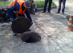 Рабочие в Чадыр-Лунге отравились скопившимся в канализации газом: один человек умер 