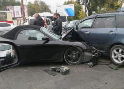 Авария с участием Porsche  спровоцировала огромную пробку в центре Кишинева