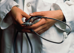 После отравления в ресторане 21 ученик столичного лицея до сих пор остается в больнице