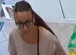 В Комрате ищут женщину, присвоившую найденный в аптеке кошелек 