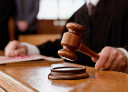 Старший сын защитил младшего, а их мать получила штраф