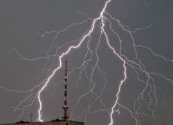 В Комрате разряд молнии вывел из строя оборудование в студии GRT