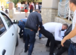 В Бельцах подростки долгое время запугивали парня и вымогали с него деньги