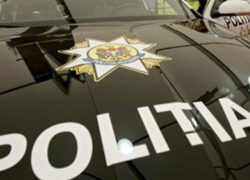 Полиция просит помощи в поиске карманников и воров, преступления которых попали на видео