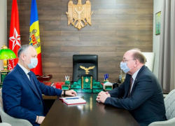 Додон поговорил с послом Васнецовым о Спутник V