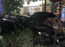 В Кишиневе Mercedes въехал в детскую площадку, есть пострадавшие