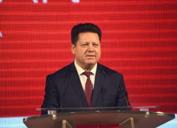 Скандальный гинеколог-депутат покинул территорию Молдовы