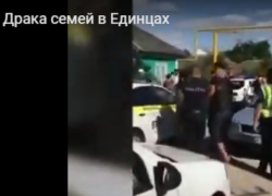 В Единцах десятки человек подрались из-за штрафов 