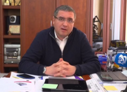 Защитник обездоленных Усатый в брендовых часах поможет протесту братоубийц