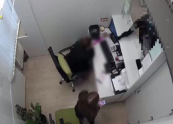 Мужчина в маске совершил разбойное нападение на микрофинансовую организацию и сел на 8 лет