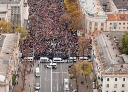 Сегодня более 65 тысяч человек протестовали против режима Майи Санду