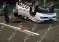 В Рыбнице 23-летнюю девушку разорвало пополам - машина перевернулась как раз в тот момент, когда она высунулась в люк