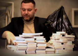 Над прокуратурой и "делом кулька" смеются все. Журналист показал очевидные ляпы обвинения