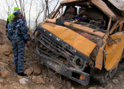 Груженный КамАз перевернулся в карьере под Рыбницей: пострадал водитель 