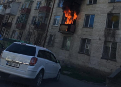 Пожар на Рышкановке - загорелась квартира в четырехэтажном доме