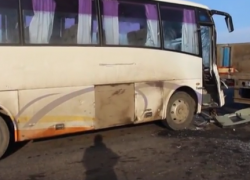 Серьезная авария вблизи Бельц: пассажирский автобус столкнулся с грузовиком 