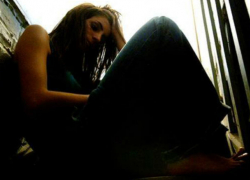 Двое извращенцев всю ночь насиловали 19-летнюю девушку на берегу Днестра и снимали видео