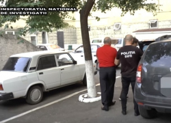 Задержание таможенников, обокравших госбюджет на 5 миллионов леев, сняли на видео в Кишиневе