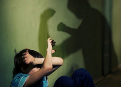 Страшными ударами в живот молдаванин насмерть забил сына и заявил, что его забодал теленок