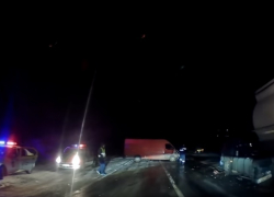 На Леушенской трассе из-за обледенелой дороги происходят аварии