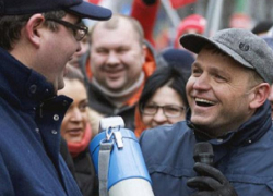 Даже Нэстасе недоумевает, откуда столько денег у Усатого