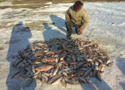 Браконьера с шикарным уловом поймали в заповедной зоне озера Белеу 