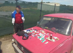 Обыски в Бельцах: изъяты 5 кг марихуаны и 1500 литров спирта