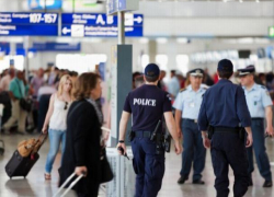 Двое румын были арестованы в Греции за вымогательство и незаконный трафик людей 