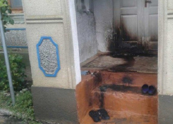 "Коктейль Молотова" бросили ночью во двор фермера в районе Штефан-Водэ