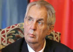 Эхо молдавской истории с парспортом? Президента Чехии хотят сместить с дожности