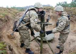 Трое украинских военных погибли и еще 9 человек получили ранения при взрыве миномета на учениях