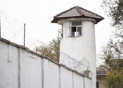 Помог сбежать - и сам оказался за решеткой: в Кишиневе осудили офицера пенитенциарной службы