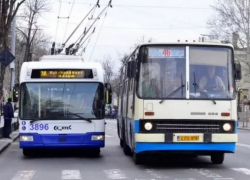 Проезд на троллейбусе и автобусе в столице подорожает - тариф рассчитан