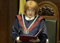 Домника Маноле призвала политиков не вмешивать Конституционный суд в политическую борьбу 