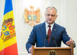 В стремлении к досрочным выборам президентура отказалась от борьбы с коронавирусом 