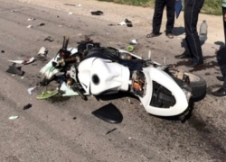 Страшную травму головы получил мотоциклист после столкновения с трактором в Гагаузии