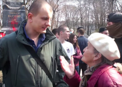 Скандал в центре Киева: смелая женщина призналась националистам в любви Путину