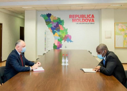Игорь Додон встретился с послом США по инициативе последнего