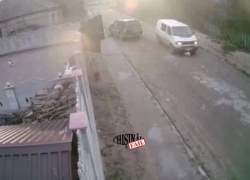 Шок - момент хладнокровного переезда собаки в Кишиневе попал на видео