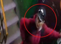 Попытку вора проникнуть в квартиру в Кишиневе зафиксировали камеры видеонаблюдения 