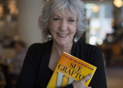 Скончалась знаменитая автор женских детективов, запретившая экранизировать свои романы