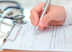 Семейный врач за деньги ставил фальшивые удобные диагнозы