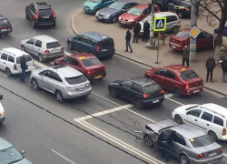 На Рышкановке BMW с иностранными номерами врезался в Lexus